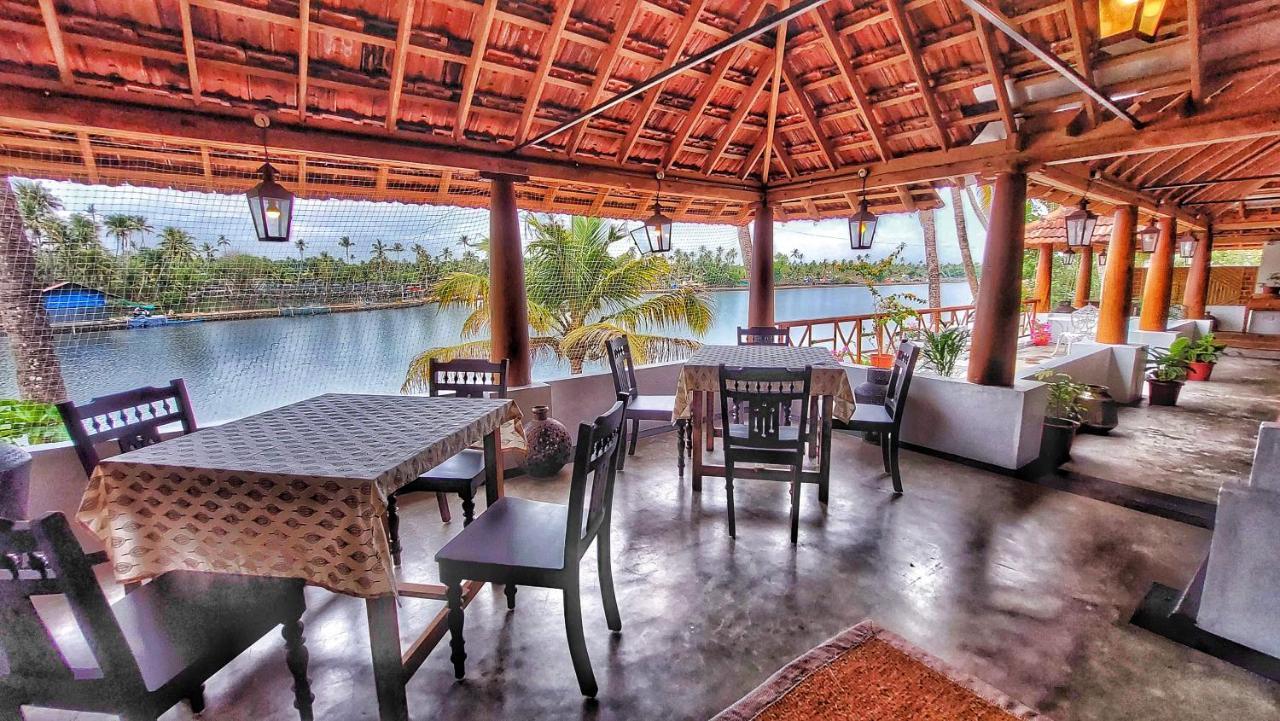 Vala House Hotel Cherai Beach Exterior photo