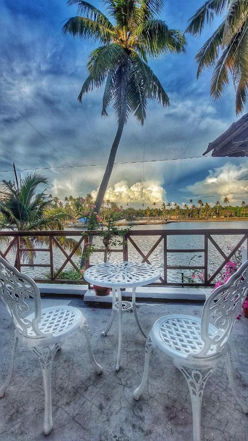 Vala House Hotel Cherai Beach Exterior photo