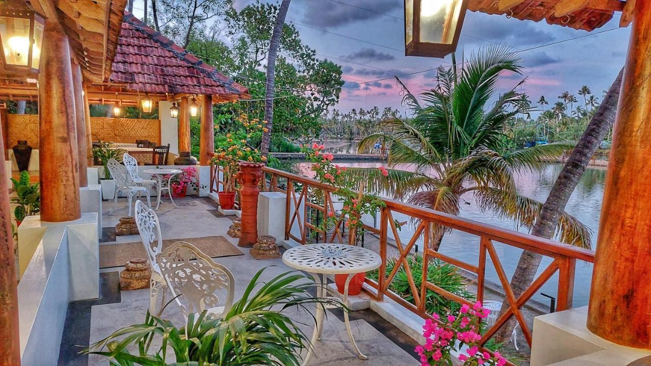 Vala House Hotel Cherai Beach Exterior photo
