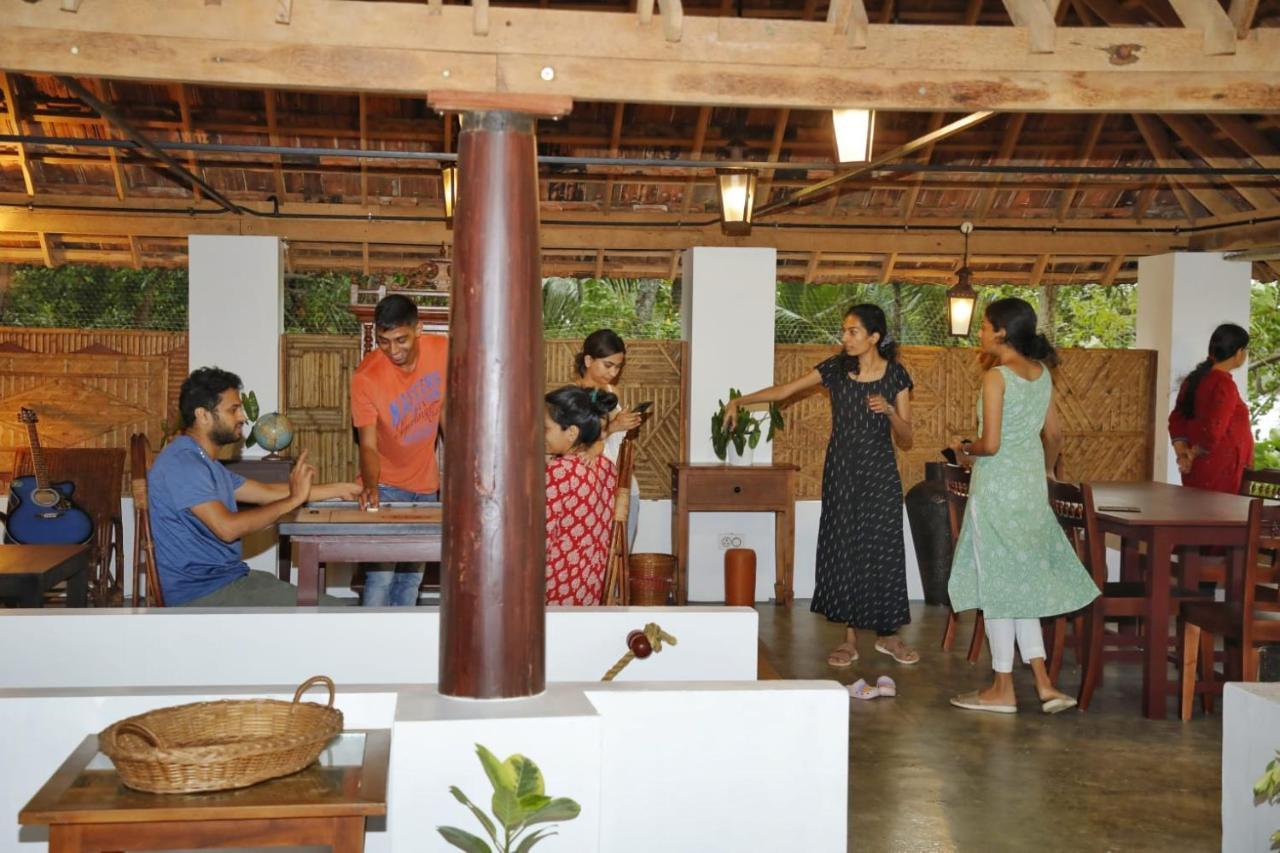 Vala House Hotel Cherai Beach Exterior photo