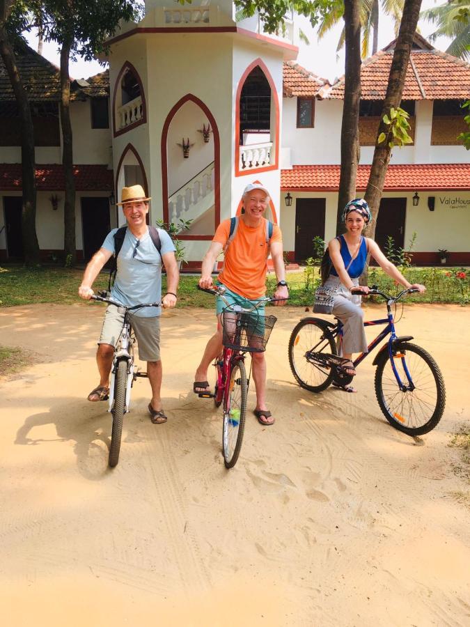 Vala House Hotel Cherai Beach Exterior photo