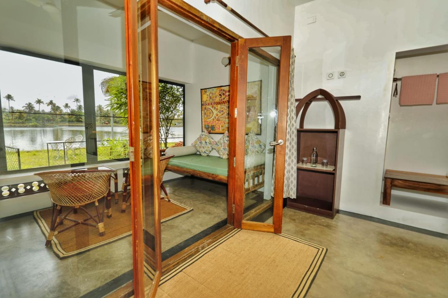 Vala House Hotel Cherai Beach Exterior photo